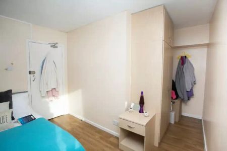 Gold Ensuite - Photo 3