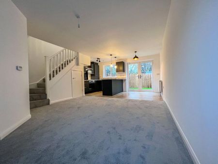 3 bedroom terraced house to rent - Photo 2