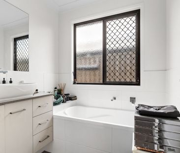 Modern Family Home! - Photo 5