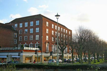 Bridge Road, Welwyn Garden City, Hertfordshire, AL8 6TR - Photo 5