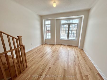 For Lease - 939 Crowsnest Hollow, Pickering, Ontario - Photo 2
