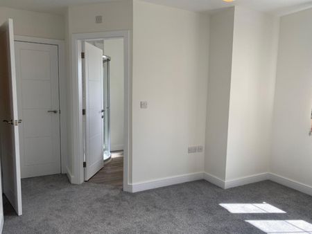3 bedroom House To Let - Photo 3