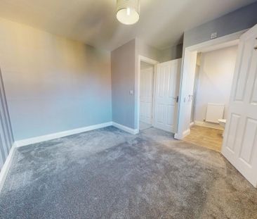 3 bedroom terraced house to rent - Photo 3