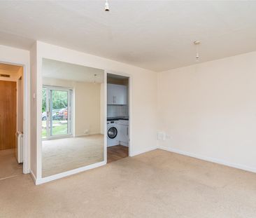 Eaton Avenue, High Wycombe - Photo 1