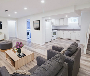 5-Bedroom House with Full In-Law Suite – St. Catharines! - Photo 4 | Rentumo