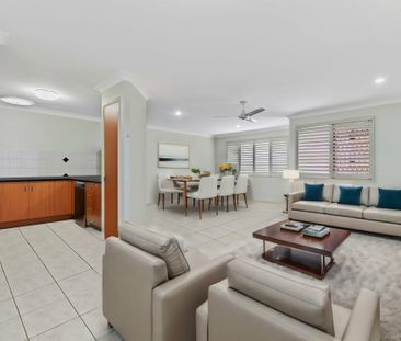 3 BEDROOM TOWNHOUSE - Photo 1