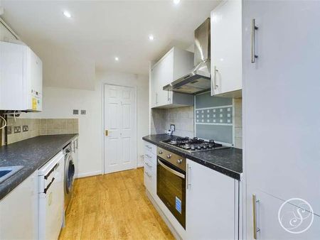 Gleneagles Road, Leeds, LS17 - Photo 3