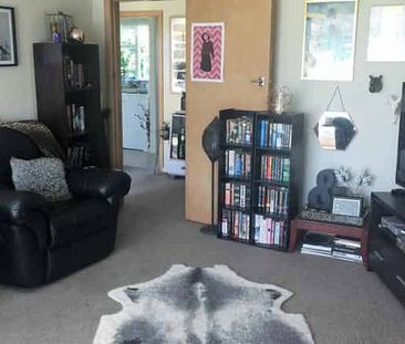 Three Bedroom Family Home - Photo 1