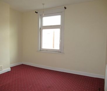 2 Bed House - Photo 4