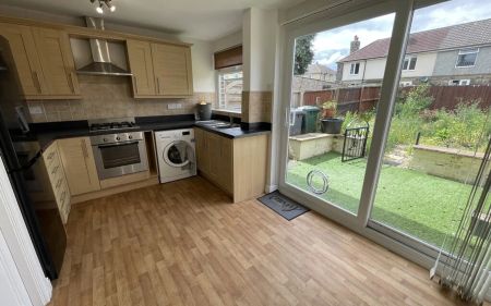 Church Close, Shepley - Photo 3