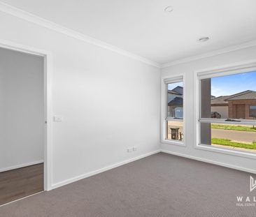 Modern Living Home! - Photo 2