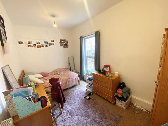 8 bedroom terraced house to rent - Photo 1