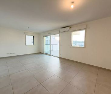 location vide 3p 67.70m² + terrasse + stationnement - Photo 1