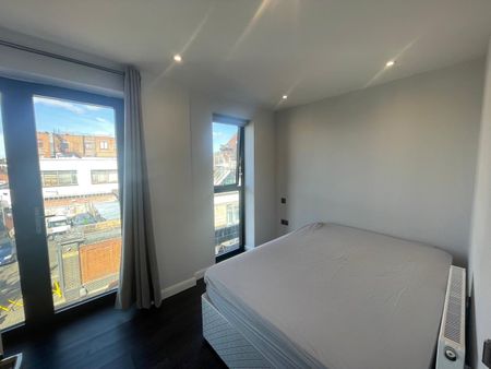 Room in a Shared House, Hassop Road, NW2 - Photo 2