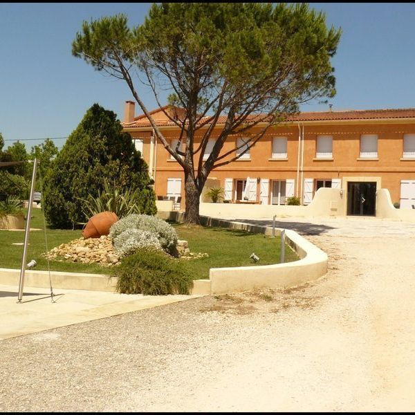 T2 - Photo 1