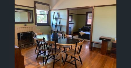 Red Brick charming home - Photo 3