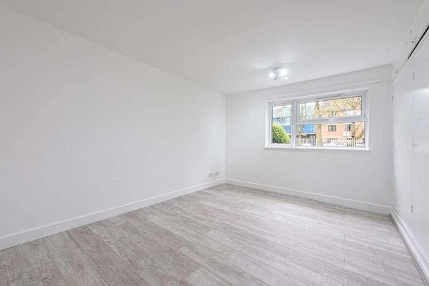 Pocklington Close, Edgware, NW9 - Photo 1