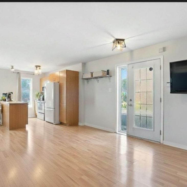 Condo 4½ à louer – Sainte-Catherine – 1 550 $ - Photo 1