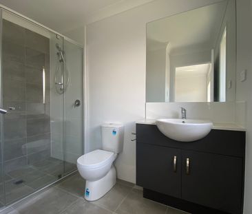 Brand New Unit In Quiet Cul-de-sac - Photo 3