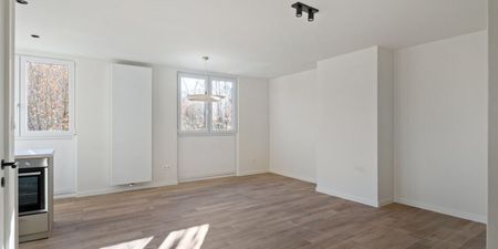 Appartement te huur in Brasschaat voor € 900 met 1 slaapkamer - Photo 2