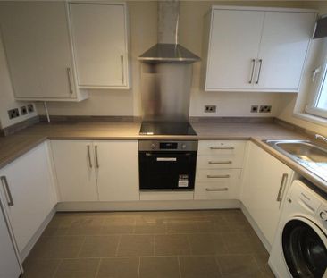 3 bedroom semi-detached house to rent - Photo 5
