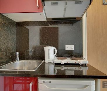 Studio to rent - Photo 6