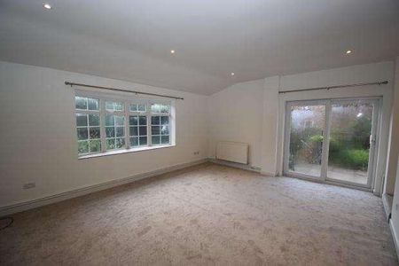 Fairfields Coventry Road, Kenilworth, CV8 - Photo 2