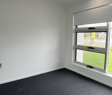 Prime Location, Brand New Duplex with Solar! - Photo 2