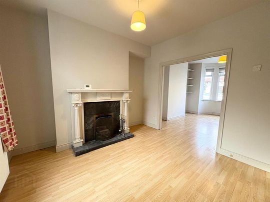 37 Downshire Road, Holywood, BT18 9LX - Photo 1