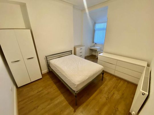 5 bedroom house to rent - Photo 1