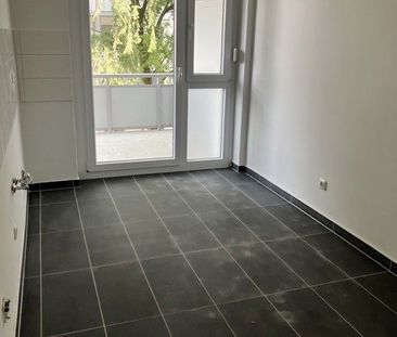 Top ! Sanierte/Renovierte 4-Zimmer Wohnung in Stadtlage anmietbar 0... - Photo 1