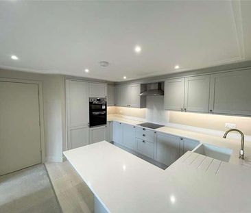 Milkingpen Lane, Old Basing, Basingstoke, Hampshire, RG24 - Photo 4