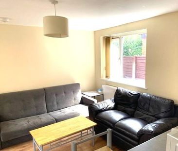 4 bedroom house to rent - Photo 2