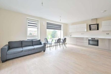High Street, Hornsey, N8 - Photo 2