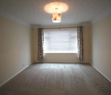 3 bedroom detached bungalow to rent - Photo 2