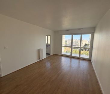 2 Pièces - HAUTS DE CHATOU avec Balcon et - PARKING S/SOL, - Photo 1