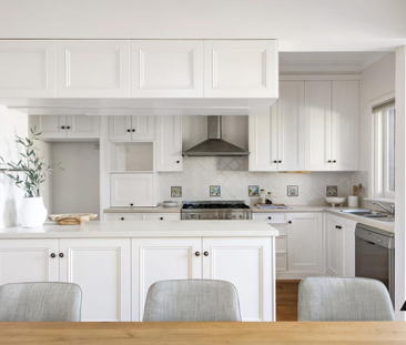 Spacious Retreat Nestled in the Heart of Queens Park - Photo 6