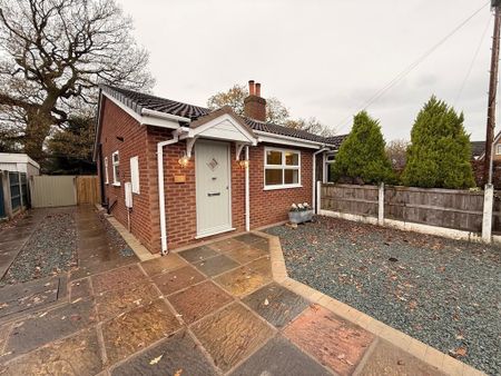 2 bedroom semi-detached bungalow to rent - Photo 4