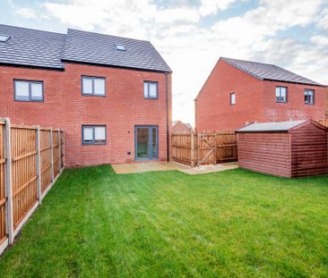 4 bedroom semi-detached house to rent - Photo 2