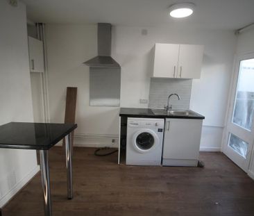 2 bedroom cottage to rent - Photo 3