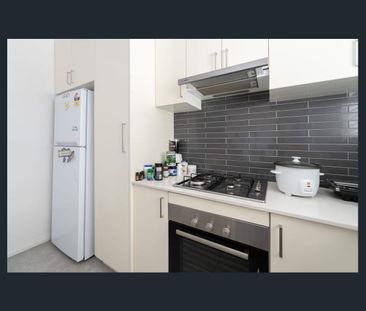 Location, style and security this apartment has it all! - Photo 4