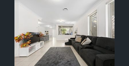 Spacious Four Bedroom Home + Study - Photo 5