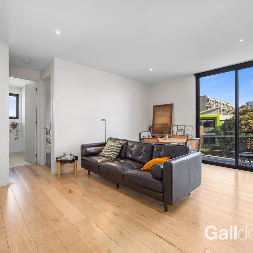 Bright and specious one bedroom. - Photo 1