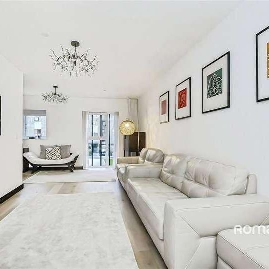 Noel Coward Avenue, UB9 - Photo 1