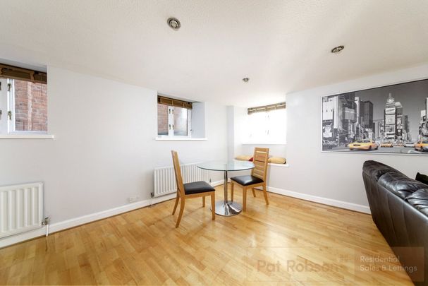 Love Lane, Newcastle Upon Tyne - Photo 1