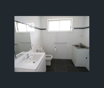GRANNY FLAT IN DUBLIN STREET SMITHFIELD - Photo 4