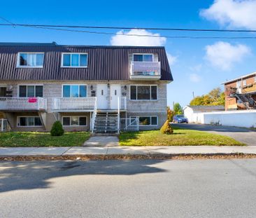 Appartement - 753 Rue Louise - Photo 2