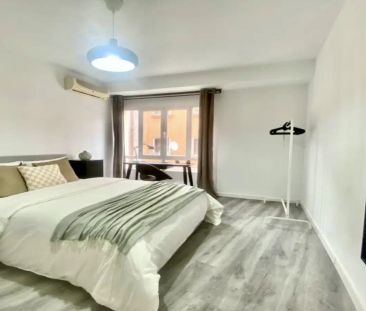 Room in a shared 5-bedroom apartment for rent in Castillejos, perfect for professionals and students - Photo 6
