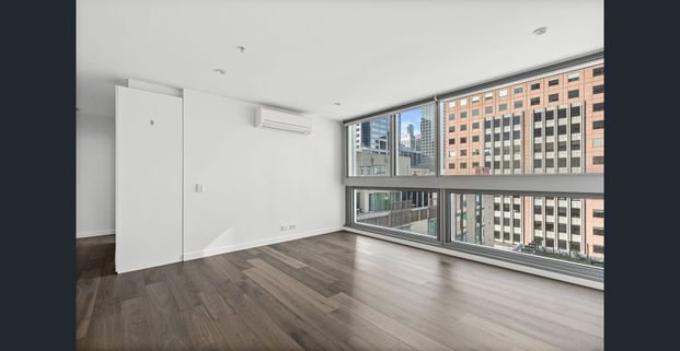 Modern 2-Bedroom Apartment in Prime CBD Location – Unfurnished - Photo 1