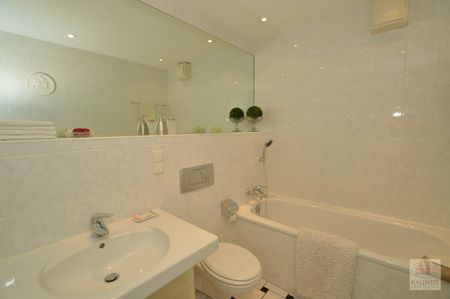 Golzheim: Stilvolle 2-Raum Wohnung mit tollen Weitblick - Photo 4